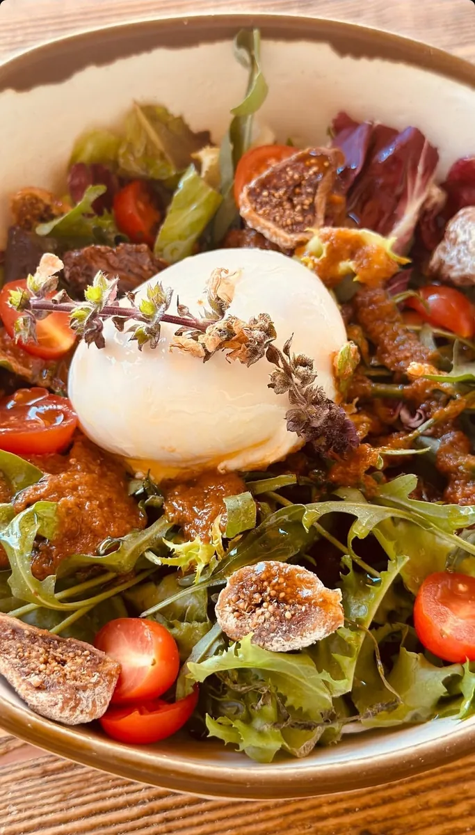 Ensalada de burrata con tomate